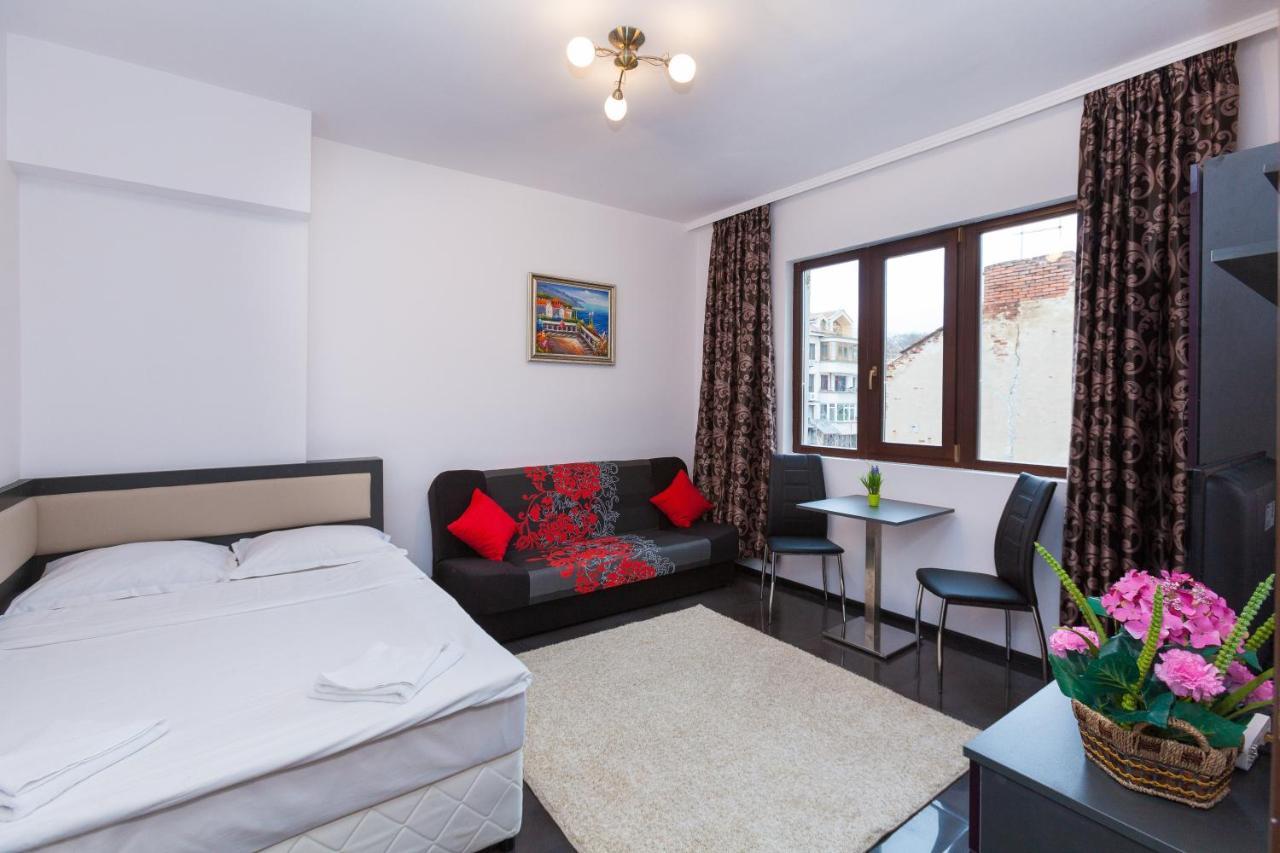 Central Beach Guest Rooms Burgas ภายนอก รูปภาพ