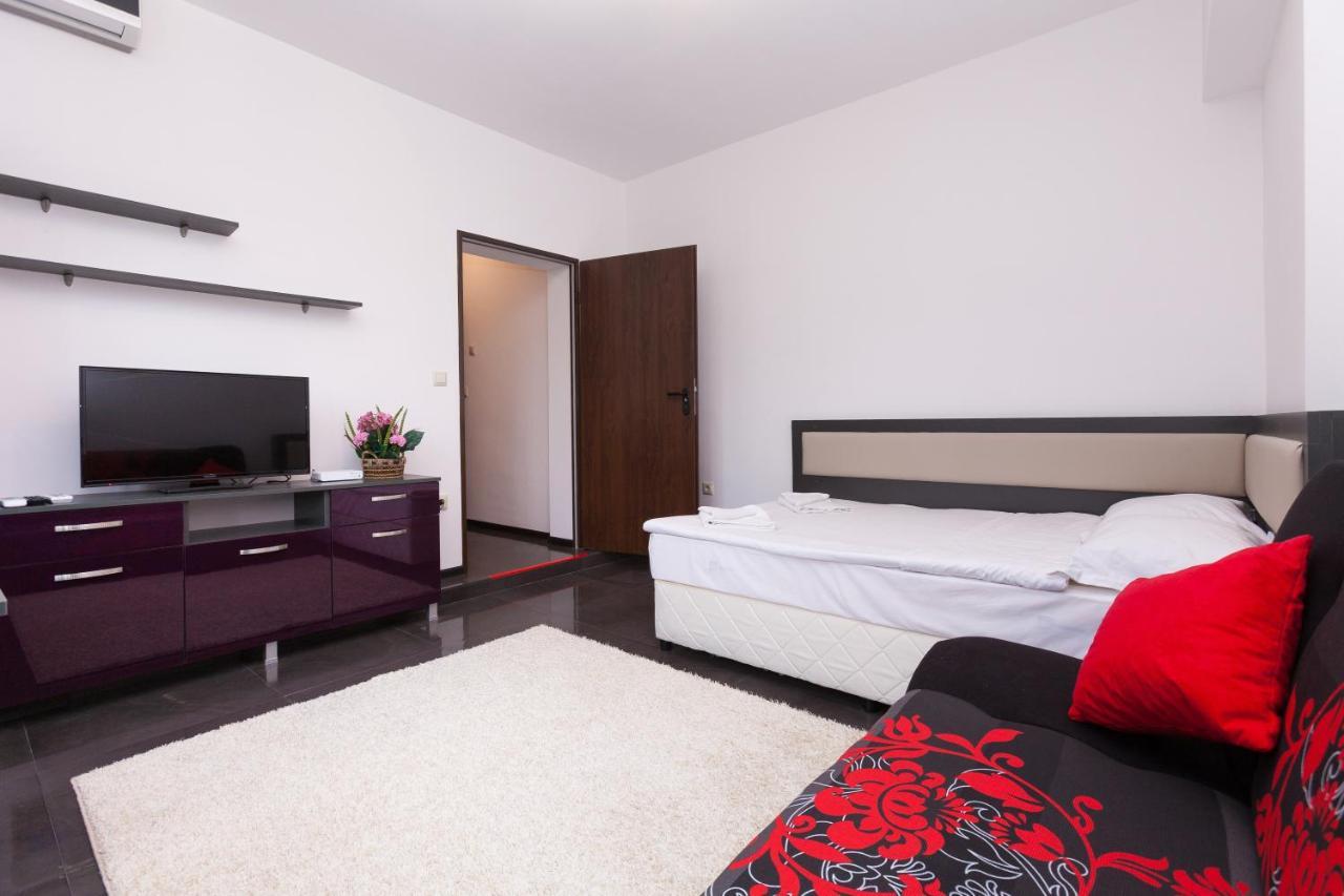 Central Beach Guest Rooms Burgas ภายนอก รูปภาพ