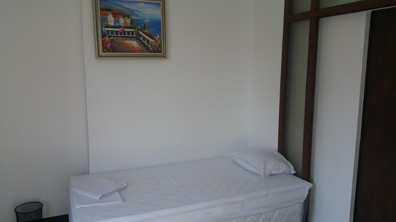 Central Beach Guest Rooms Burgas ภายนอก รูปภาพ
