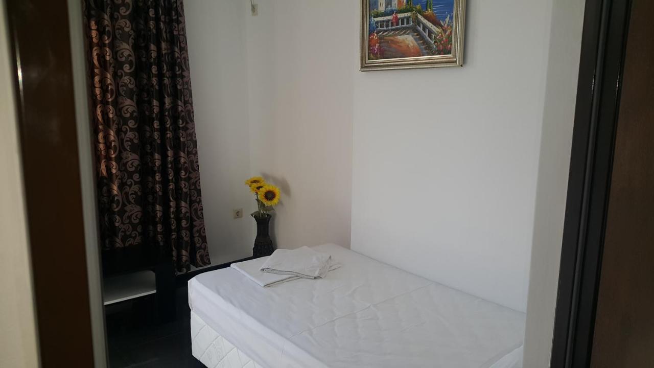 Central Beach Guest Rooms Burgas ภายนอก รูปภาพ