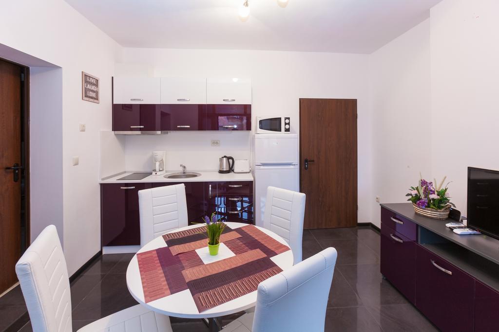 Central Beach Guest Rooms Burgas ภายนอก รูปภาพ
