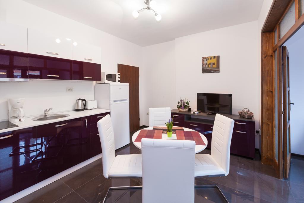 Central Beach Guest Rooms Burgas ภายนอก รูปภาพ